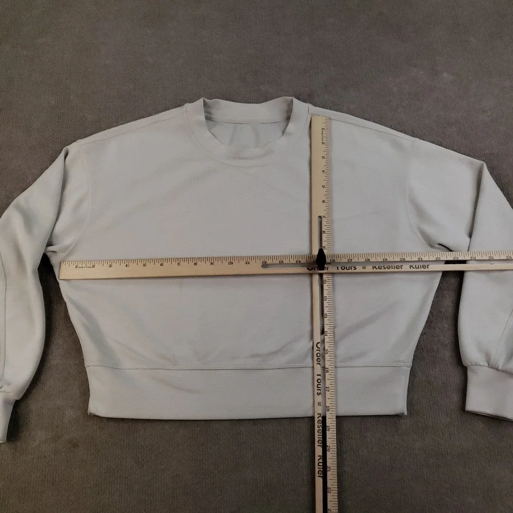 Lululemon Softstreme Sweatshirt Womens Medium Beige Oversized Cropped‎ Crew Neck
